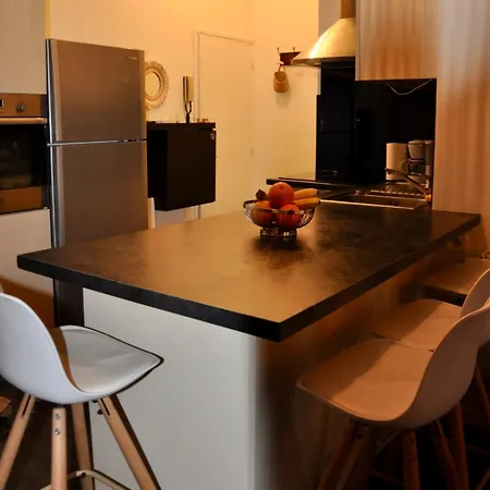 Lägenhet Le Charme D'arnaud Hypercentre Wifi Accueil Gratuit H24 *